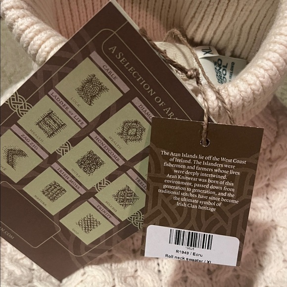 Aran Sweater Market merino wool turtleneck sweater - Picture 5 of 7